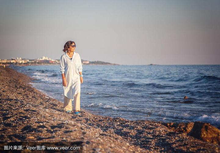 为什么关灯睡觉就会失眠 为什么关灯睡觉就会失眠