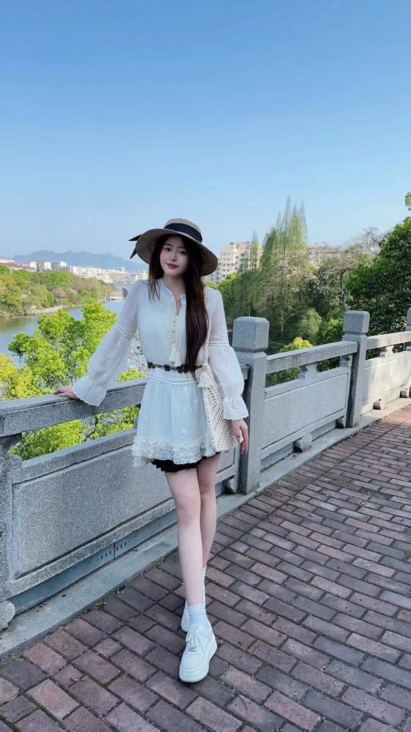 拽丫头误闯男子高校 拽丫头误闯男子高校