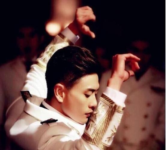 梦见在山里走在山中走_梦见山中有陵墓 梦见在山里走在山中走_梦见山中有陵墓