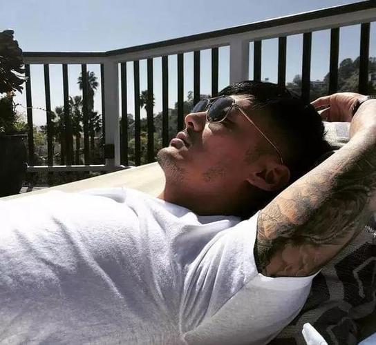 小花失眠了 小花总是睡不醒 小花失眠了 小花总是睡不醒